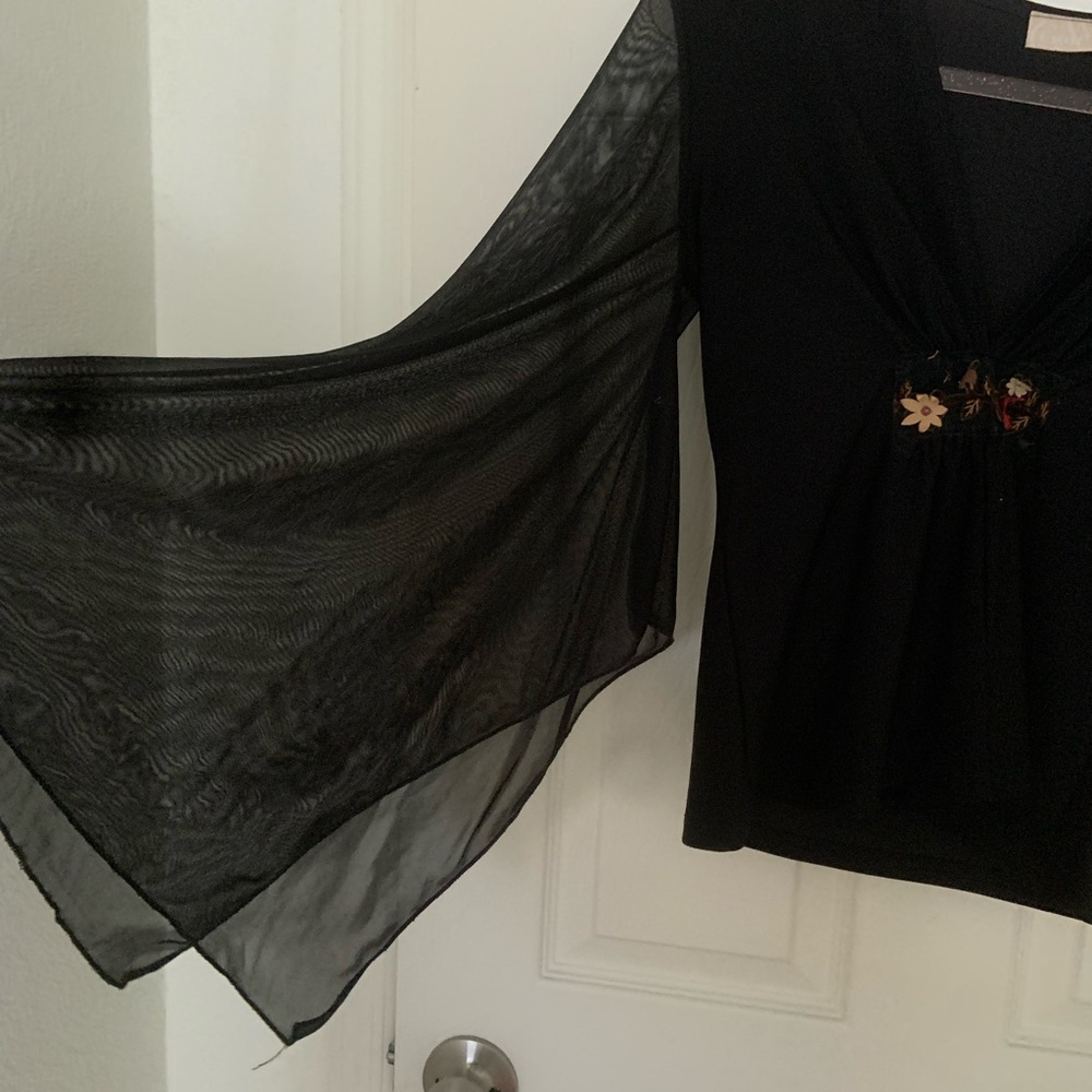 Black Sheer Sleeve Top with Floral Detail #blouse #vintage #top #y2k #90s